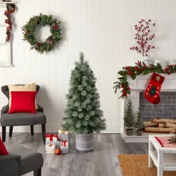 Pre-Lit Christmas Trees*The Holiday Aisle 4' 6