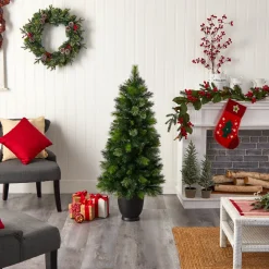 Pre-Lit Christmas Trees*The Holiday Aisle 4' 6