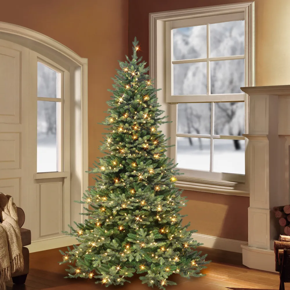 Pre-Lit Christmas Trees*The Holiday Aisle 6' 5'' H Slender Green Pine Christmas Tree With 500 Lights