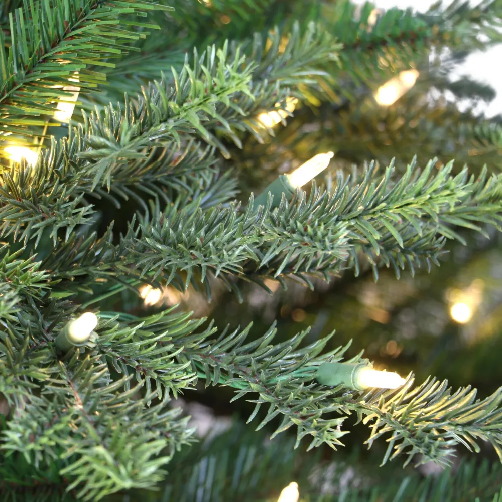 Pre-Lit Christmas Trees*The Holiday Aisle 7' 5'' H Slender Green Pine Christmas Tree With 500 Lights
