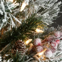 Pre-Lit Christmas Trees*The Holiday Aisle 9' Green Spruce Artificial Christmas Tree With 700 Clear/White Lights