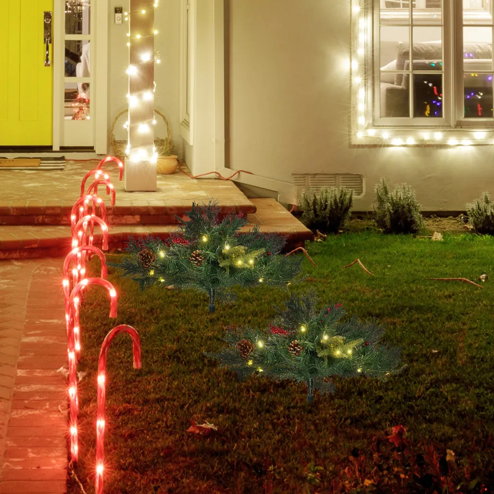 Pre-Lit Christmas Trees*The Holiday Aisle 4'5" H Extra Full Green Realistic Pine Christmas Tree With 24 Led Lights And Pinecones