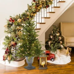 Pre-Lit Christmas Trees*The Holiday Aisle 4'31" H Green Artificial Fir Christmas Tree With 70 Led Lights