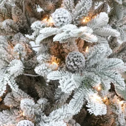 Pre-Lit Christmas Trees*The Holiday Aisle 7'6