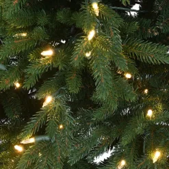 Pre-Lit Christmas Trees*The Holiday Aisle 7.5' H Green Realistic Artificial Spruce Christmas Tree With 800 Led Lights