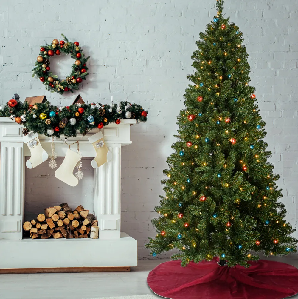 Pre-Lit Christmas Trees*The Holiday Aisle 6.5' H Green Realistic Pine Cashmere Christmas Tree With 400 Lights