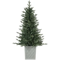 Pre-Lit Christmas Trees*Haute Decor 4'6" H Green Realistic Spruce Artificial Christmas Tree With 200 Led Lights
