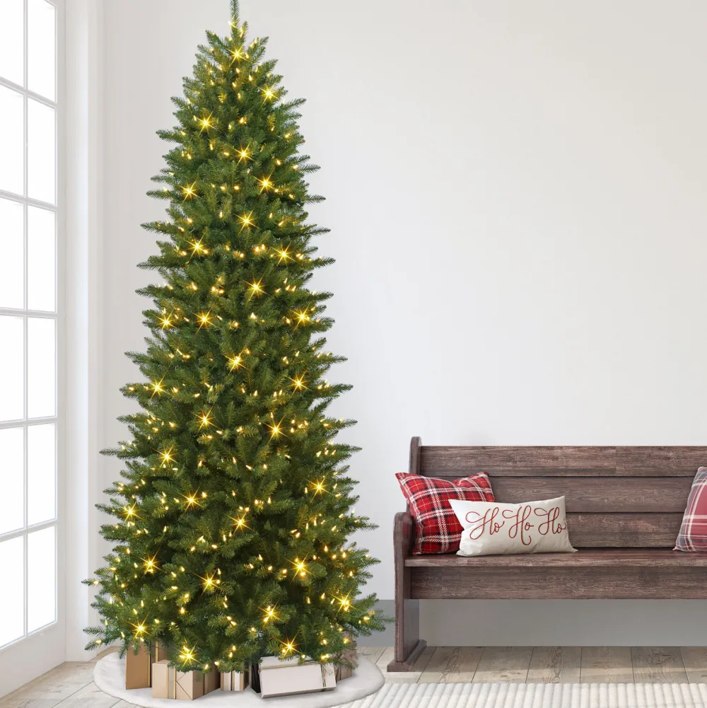 Pre-Lit Christmas Trees*The Holiday Aisle 9' H Slender Green Pine Christmas Tree With 800 Lights