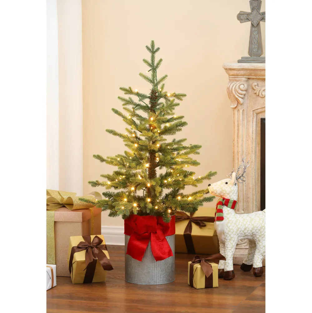 Pre-Lit Christmas Trees*The Holiday Aisle 3'6" Slender Green Fir Christmas Tree With 100 Led Lights