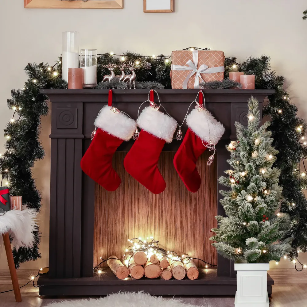 Pre-Lit Christmas Trees*The Holiday Aisle 4-Foot Pre-Lit And Flocked Artificial Christmas Tree With Decorative Berries And 50 Lights