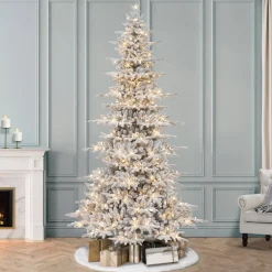 Pre-Lit Christmas Trees*The Holiday Aisle Gervon 9' H Slender Green Realistic Artificial Fir Christmas Tree With 550 Lights