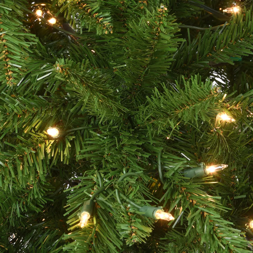 Pre-Lit Christmas Trees*The Holiday Aisle Green Spruce Christmas Tree With Lights