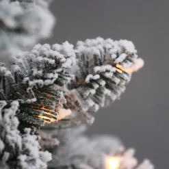 Pre-Lit Christmas Trees*The Holiday Aisle Green Spruce Flocked/Frosted Christmas Tree With Lights