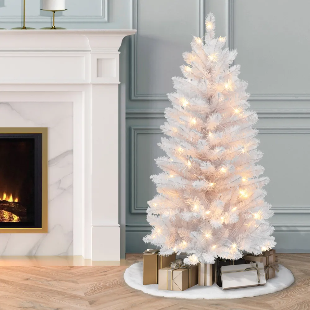Pre-Lit Christmas Trees*The Holiday Aisle Gurmukh White Pine Christmas Tree With 70 Lights