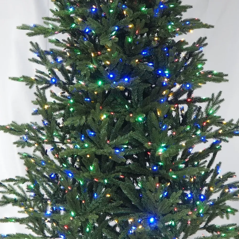 Pre-Lit Christmas Trees*The Holiday Aisle Hillwood Pine Led