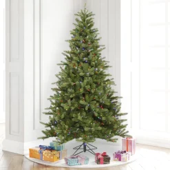 Pre-Lit Christmas Trees*The Holiday Aisle King Spruce Artificial Christmas Tree