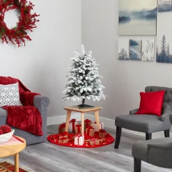 Pre-Lit Christmas Trees*The Holiday Aisle North Carolina 8' Flocked Fir Artificial Christmas Tree With 650 Clear/White Light