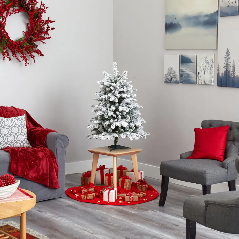 Pre-Lit Christmas Trees*The Holiday Aisle North Carolina 8' Flocked Fir Artificial Christmas Tree With 650 Clear/White Light