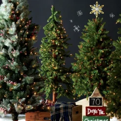 Pre-Lit Christmas Trees*Mercury Row Oatman Natural Alpine Artificial Christmas Tree