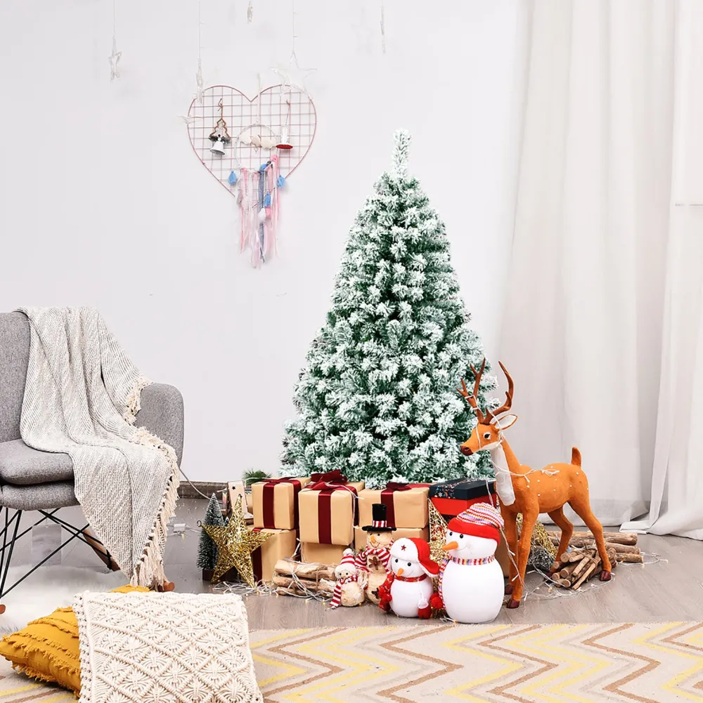 Pre-Lit Christmas Trees*The Holiday Aisle Pre-Lit 4.5' Green/White Pine Artificial Christmas Tree With 200 Clear/White Lights