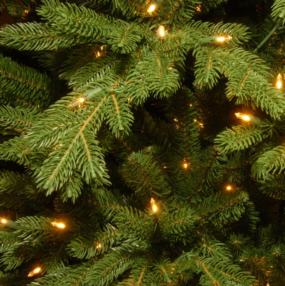 Pre-Lit Christmas Trees*Three Posts Princeton Fir Green Artificial Fir Christmas Tree With Lights