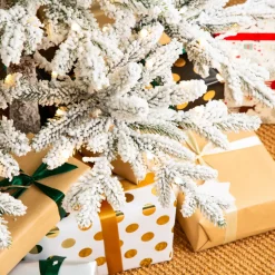 Pre-Lit Christmas Trees*The Holiday Aisle Slender Green Most Realistic Spruce Christmas Tree With Led Lights