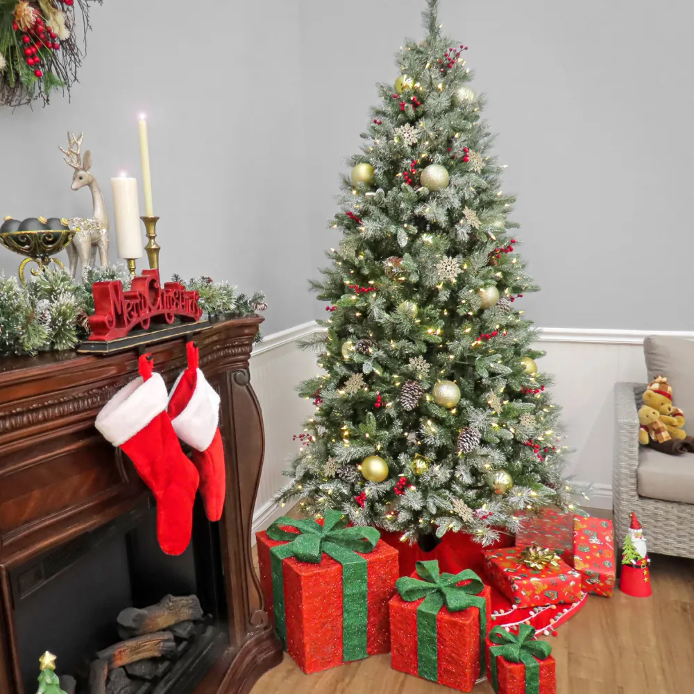 Pre-Lit Christmas Trees*The Holiday Aisle Snowy Bristle Berry 7.5' Green Pine Artificial Christmas Tree With 700 Colored And White Lights