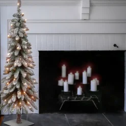 Pre-Lit Christmas Trees*The Holiday Aisle Snowy Downswept Forestree 4' Green Fir Artificial Christmas Tree With 50 Clear/White Lights