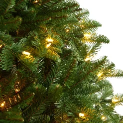 Pre-Lit Christmas Trees*The Holiday Aisle South Carolina 5' Green Spruce Artificial Christmas Tree With 300 Clear Lights