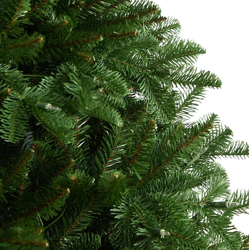 Pre-Lit Christmas Trees*The Holiday Aisle South Carolina 5' Green Spruce Artificial Christmas Tree With 300 Clear Lights