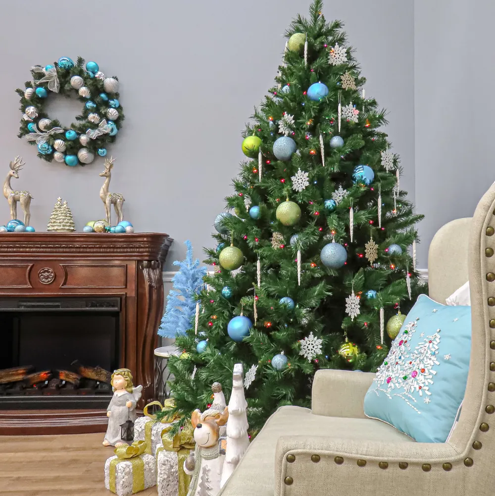 Pre-Lit Christmas Trees*The Holiday Aisle Winchester 7.5' Green Pine Artificial Christmas Tree With 500 Multi-Colored Lights