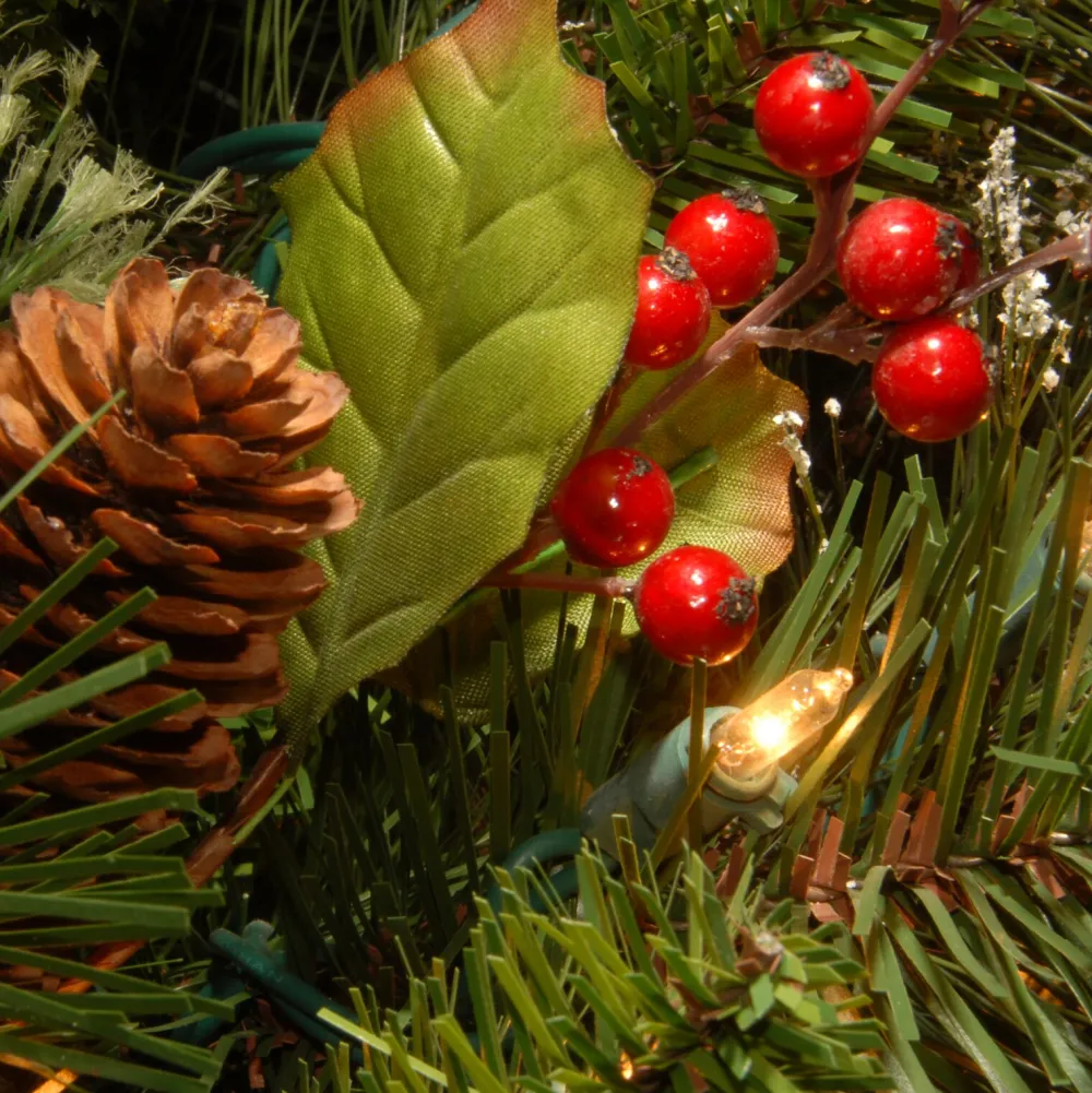 Pre-Lit Christmas Trees*The Holiday Aisle Wintry Pine 7' Slender Green Flocked/Frosted Christmas Tree With 300 Lights